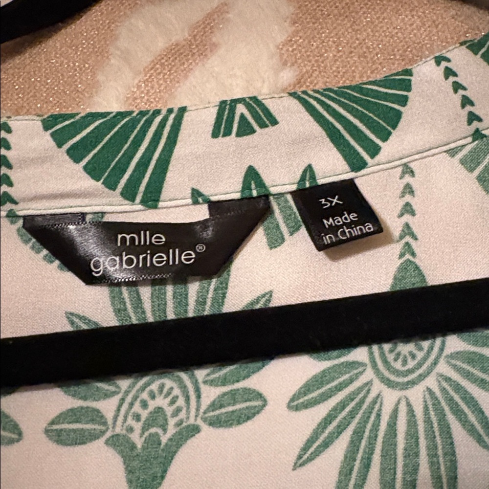 Mlle Gabrielle Green and Cream Floral Dress - Picture 5 of 5